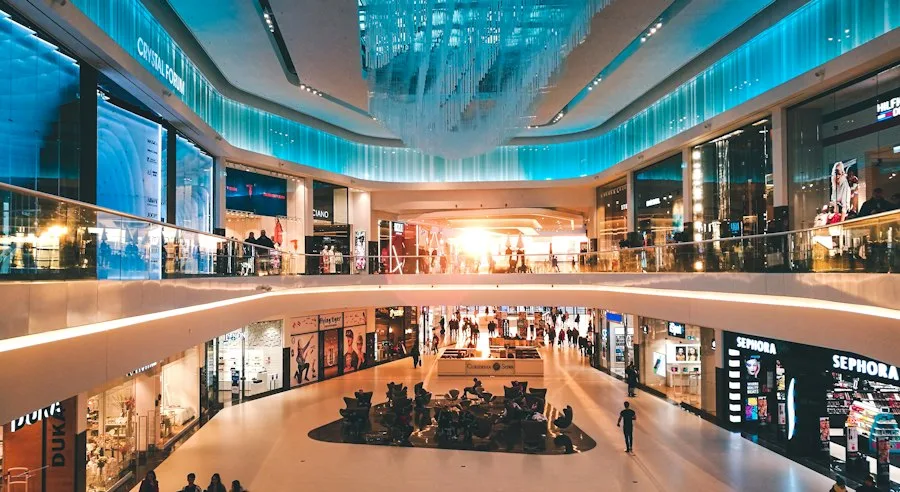 Multi-level shopping centre atrium